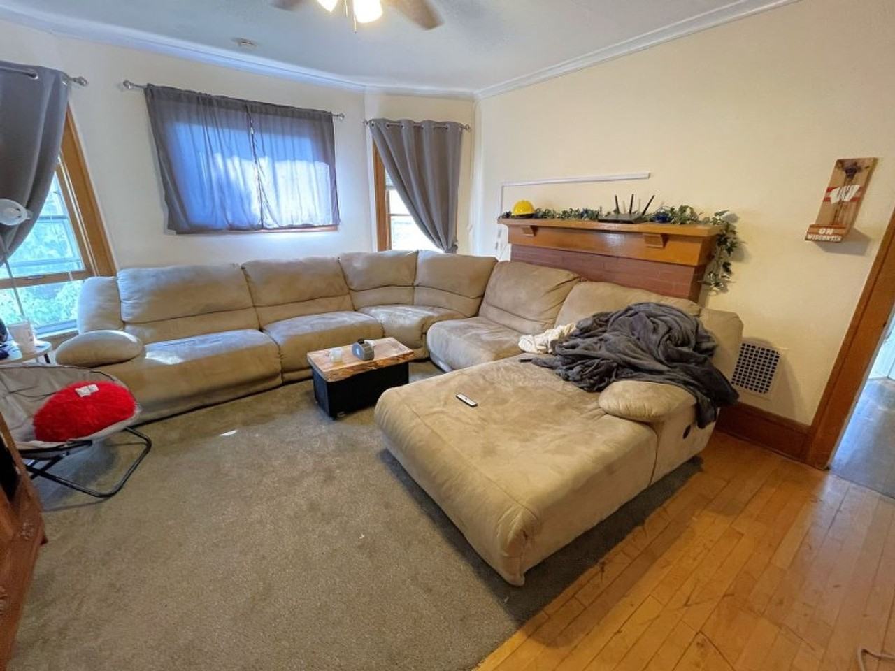 130 Lathrop St - Photo 7 of 34