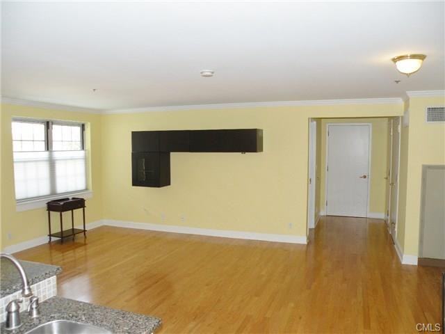 59 Courtland Ave #1P - Photo 3 of 23