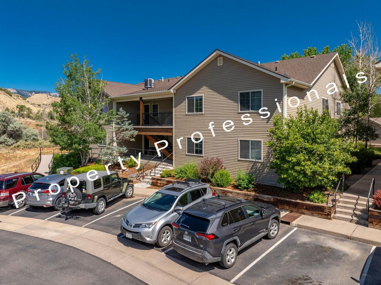 3029 Coal Mine Ave #B - Photo 3 of 41