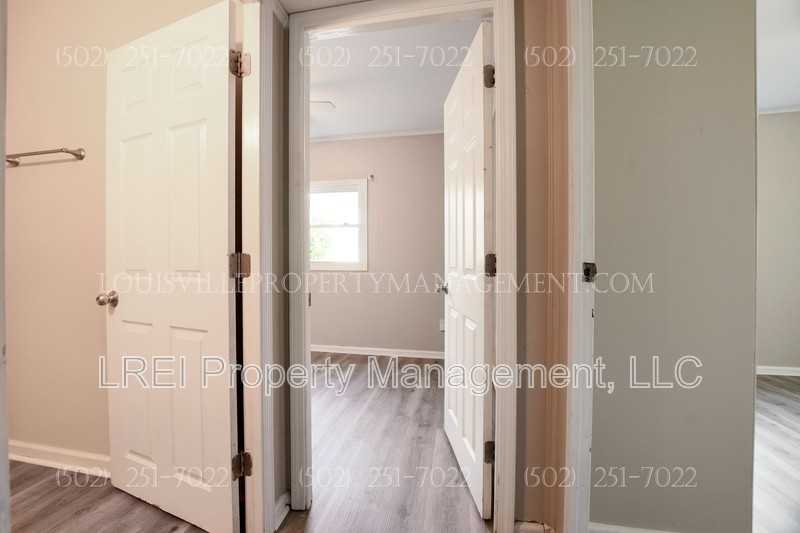 206 Bonnie Ln - Photo 3 of 18