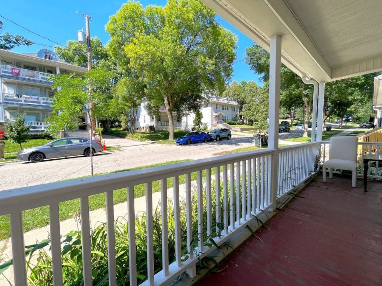 129 Lathrop St - Photo 5 of 38