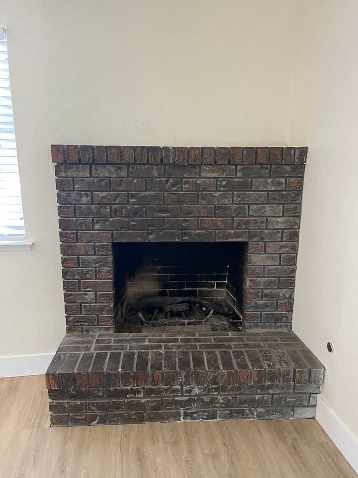 1043 - Photo 3 of 18
