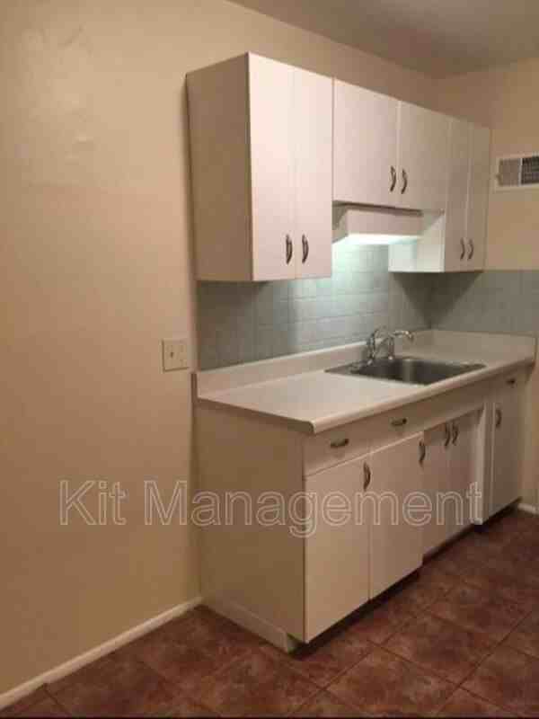 536 W Poinsetta Ave - Photo 5 of 13