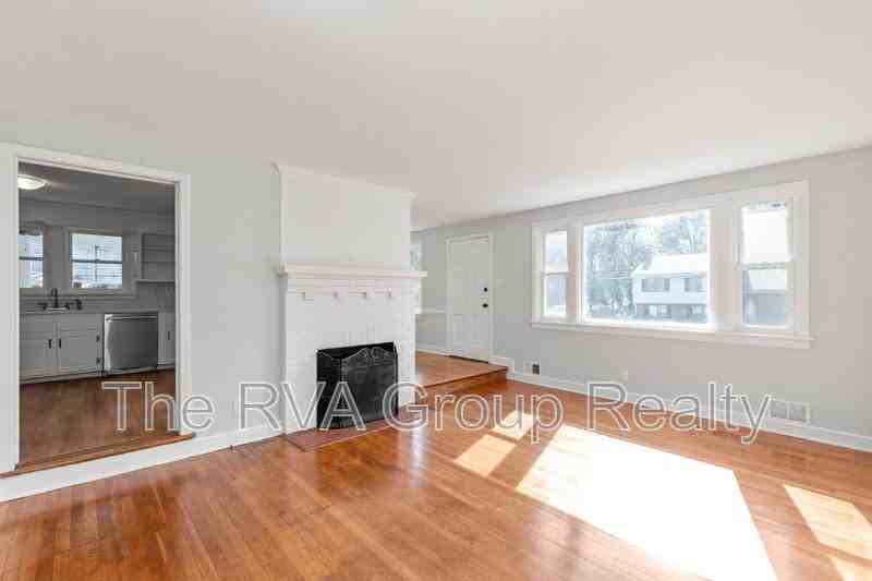 6220 Debora Dr - Photo 6 of 42