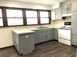 featured image of 122 W Cedar St