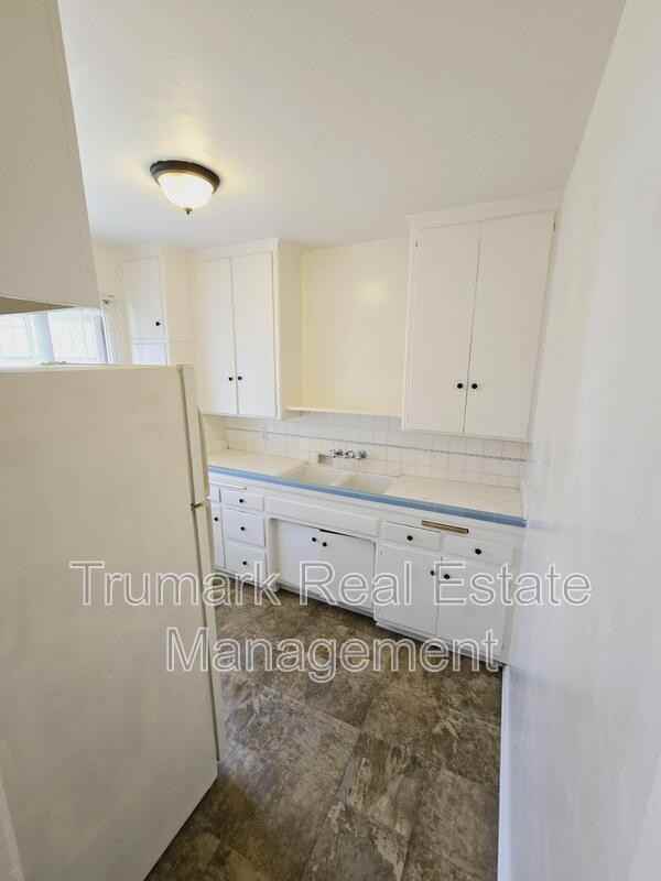 3737 Los Feliz Boulevard #12