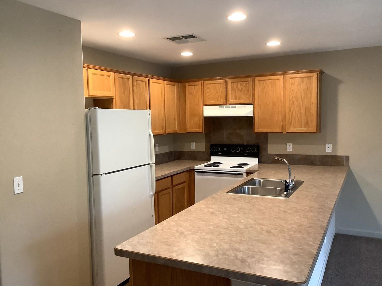 25 W 4th St - Photo 2 of 17