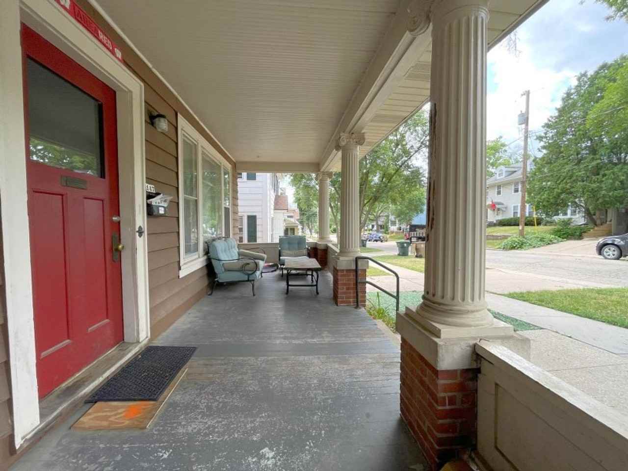 147 Lathrop St - Photo 6 of 41