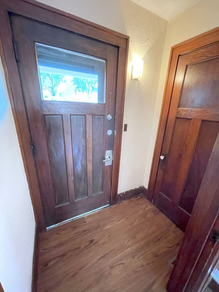 108 S Randall Ave - Photo 5 of 36