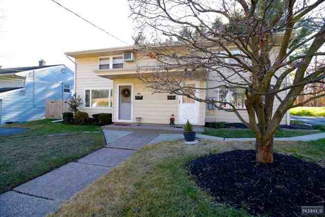 10A10B Douglas St - Photo 2 of 19