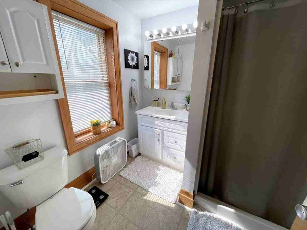 1128 Bowen Ct - Photo 4 of 50