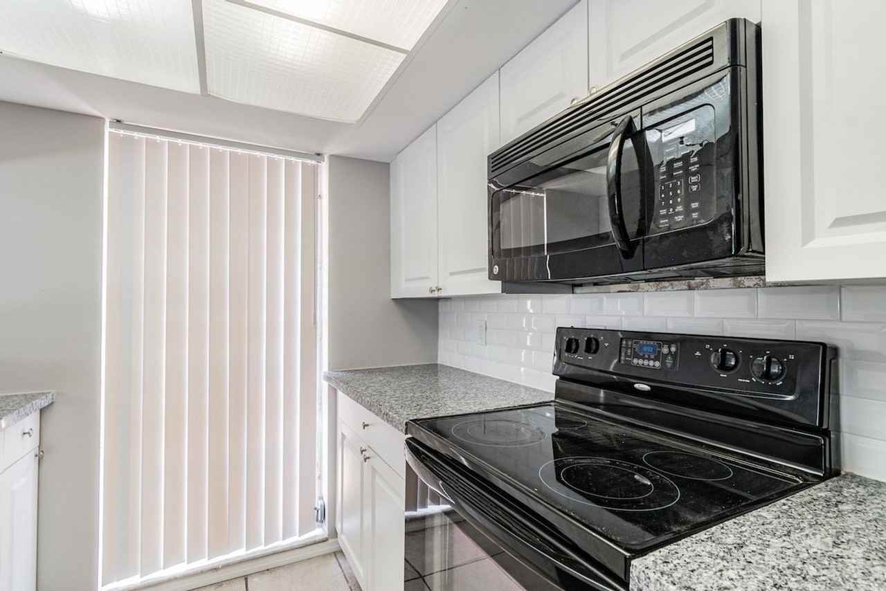 6740 El Camino Paloma St - Photo 3 of 35