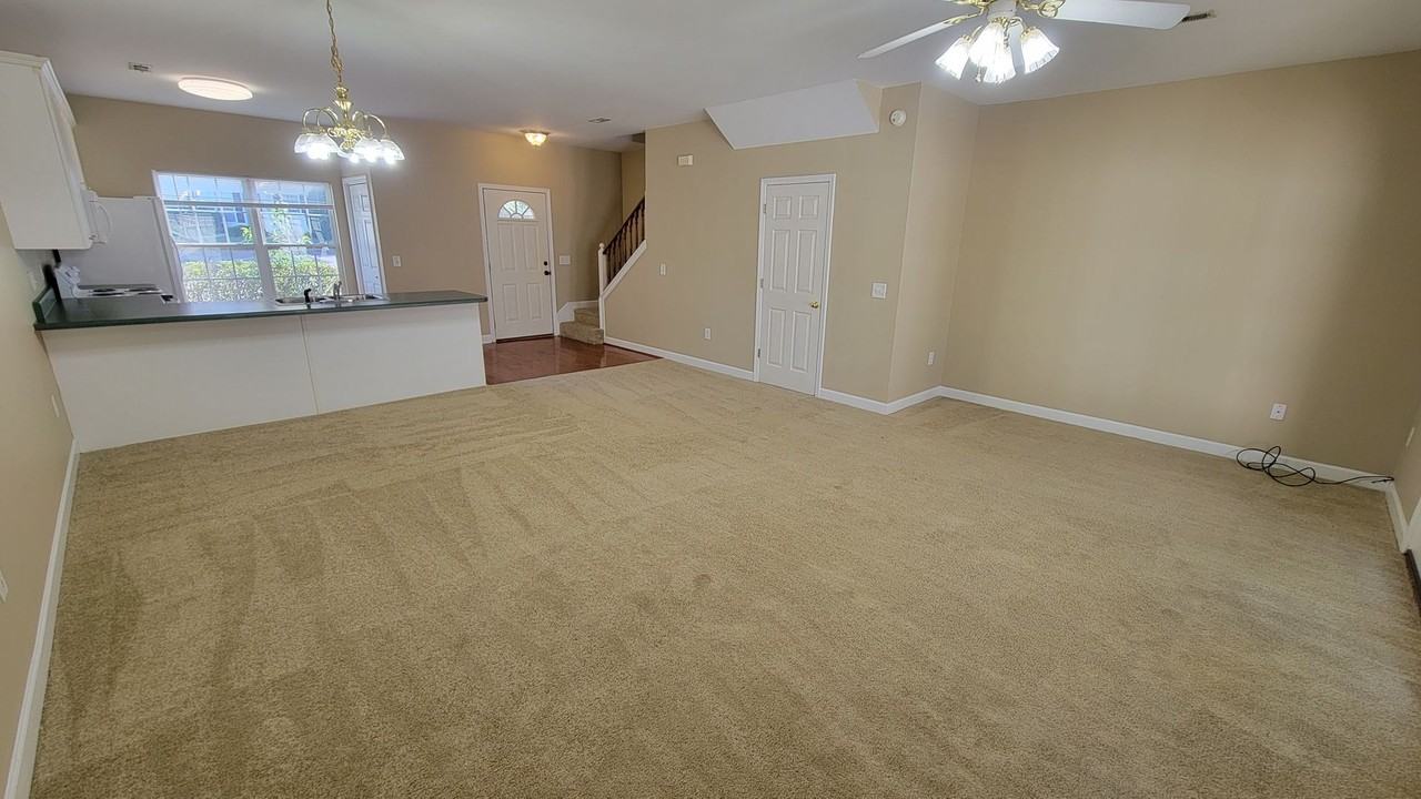 48 Ridgestone Cir - Photo 4 of 11