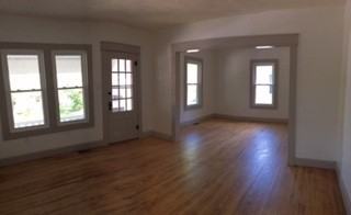 549 S Washington St - Photo 4 of 14