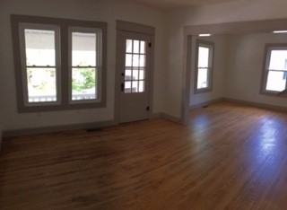 549 S Washington St - Photo 5 of 14
