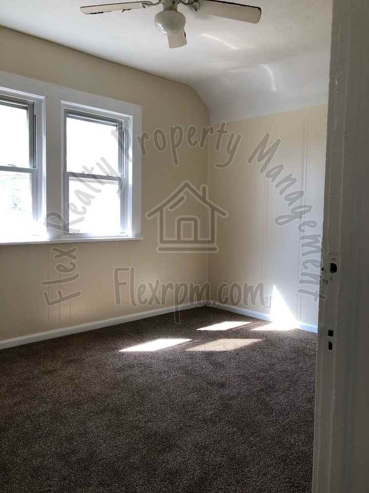 1436 Walbridge Avenue - Photo 2 of 11