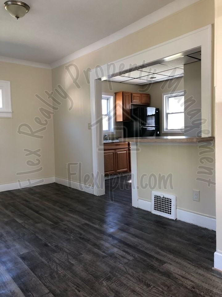 1436 Walbridge Avenue - Photo 6 of 11