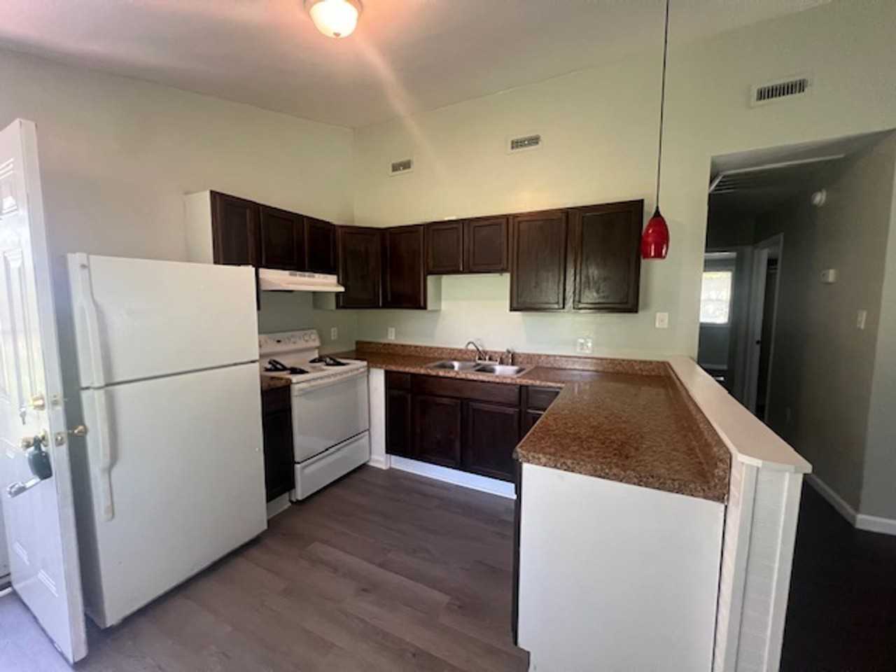 116 Main St - Photo 3 of 10
