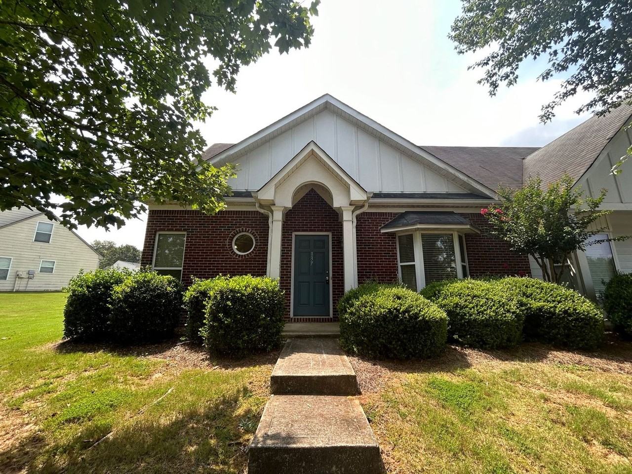 137 Bridgewater Circle