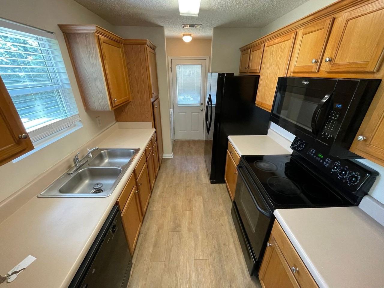 441 Bridgewater Way - Photo 3 of 16