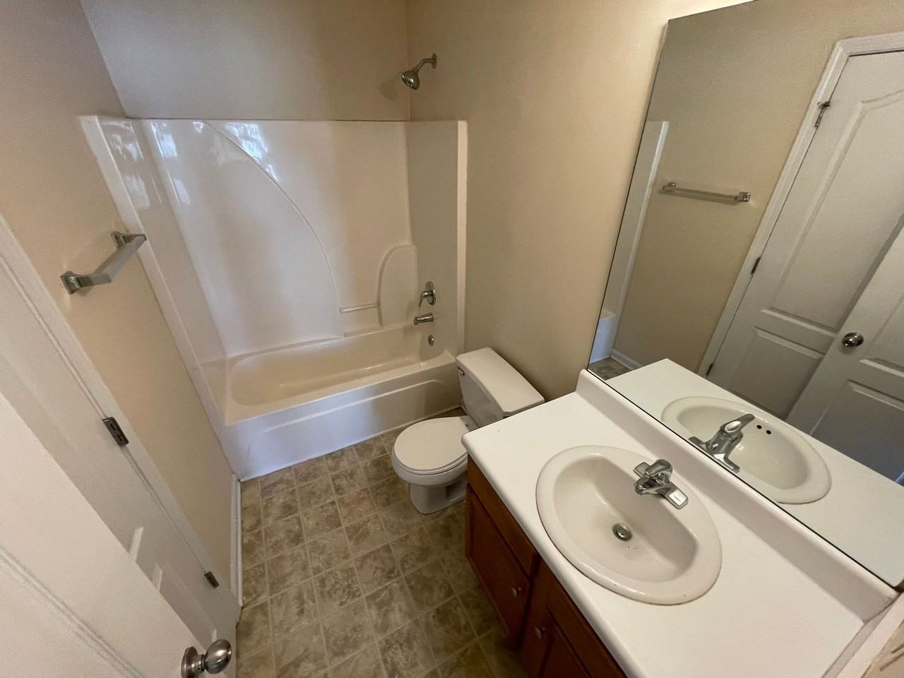 441 Bridgewater Way - Photo 5 of 16