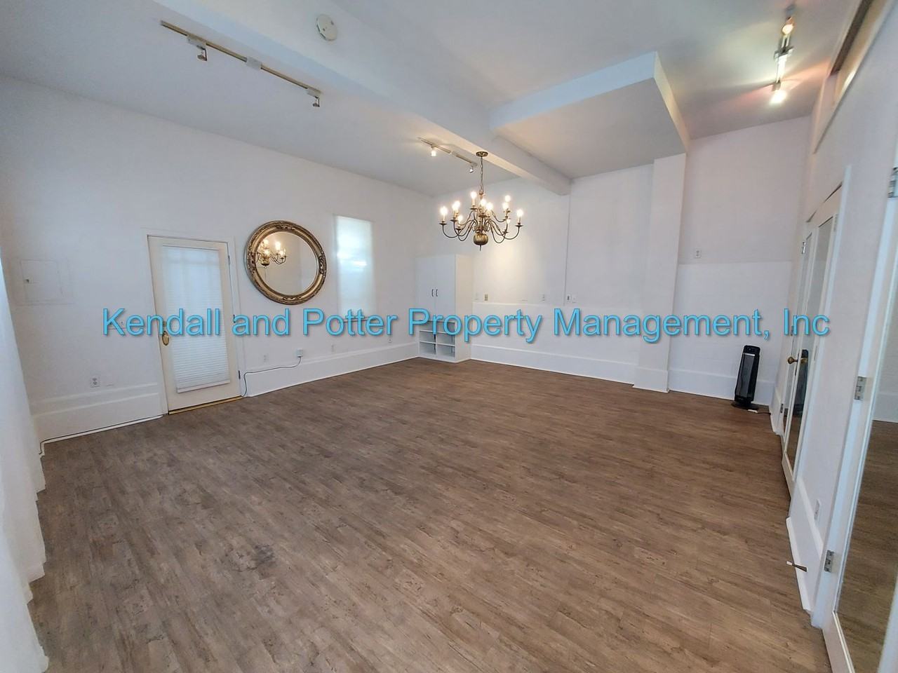 429 Capitola Ave - Photo 3 of 10