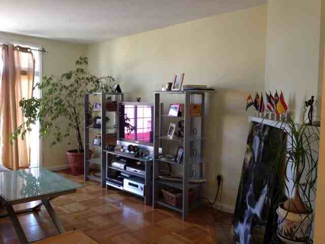 540 Melrose Ave - Photo 3 of 10