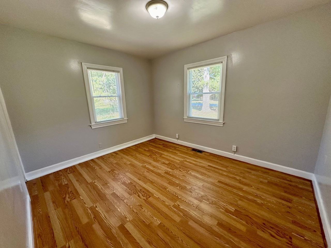 258 Samford St - Photo 7 of 12
