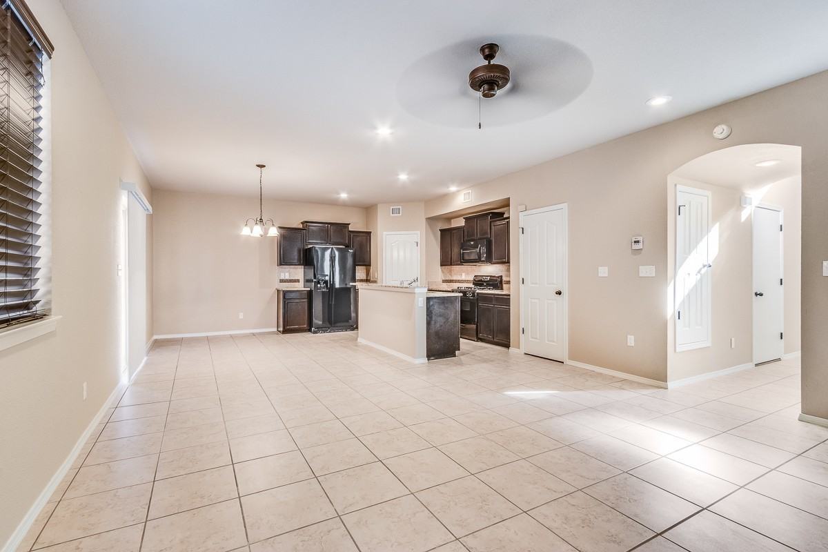 14677 Holsteiner Ct - Photo 3 of 20