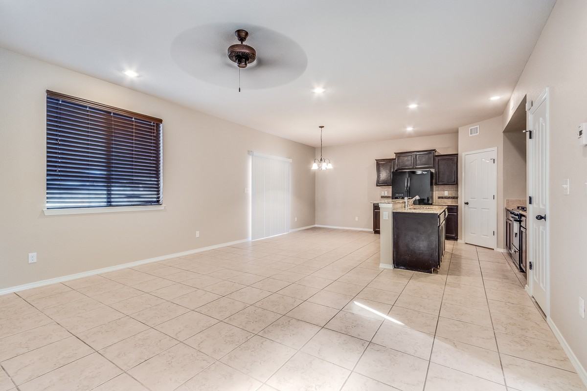 14677 Holsteiner Ct - Photo 4 of 20