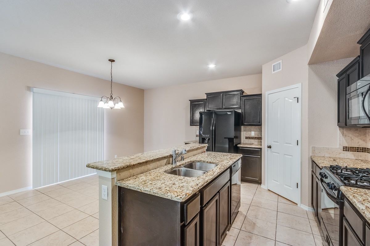 14677 Holsteiner Ct - Photo 7 of 20