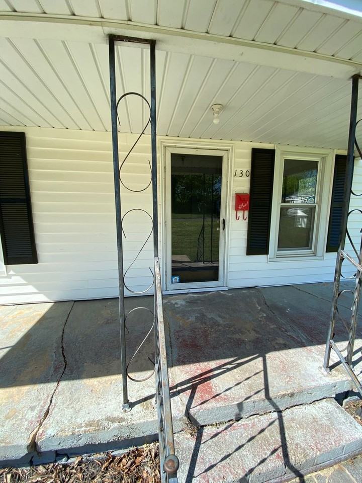 130 Oak St - Photo 5 of 23