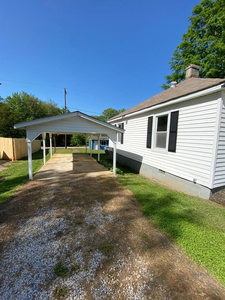 130 Oak St - Photo 4 of 23