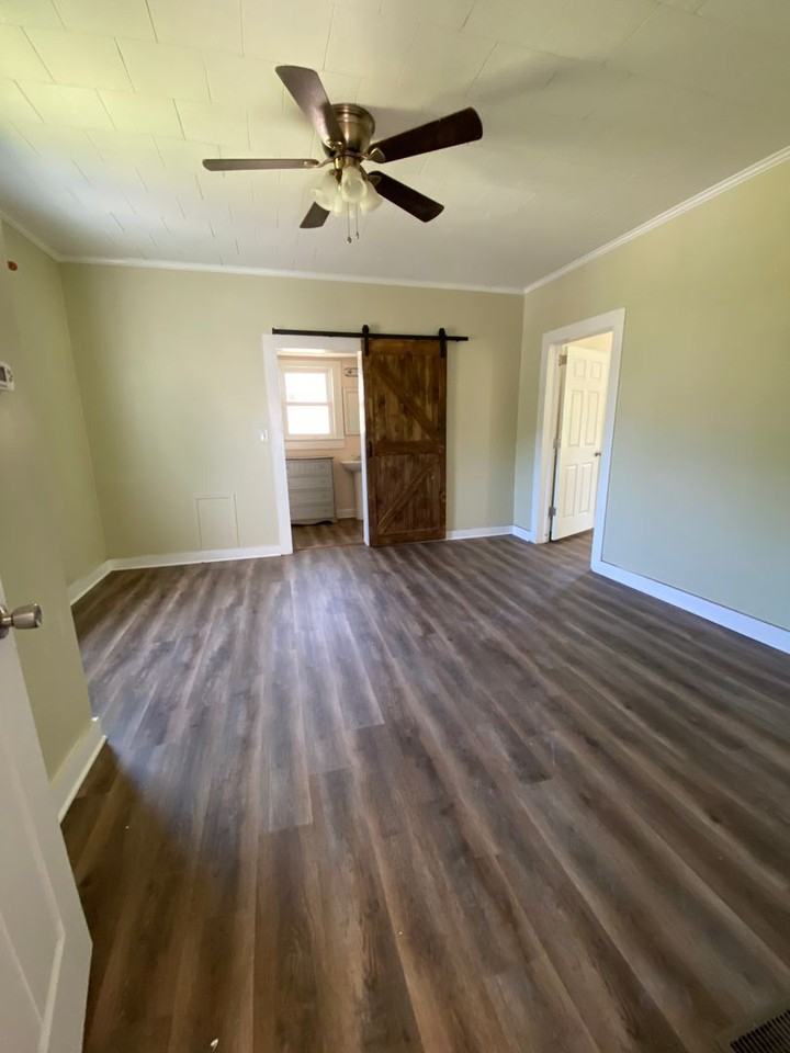 130 Oak St - Photo 6 of 23