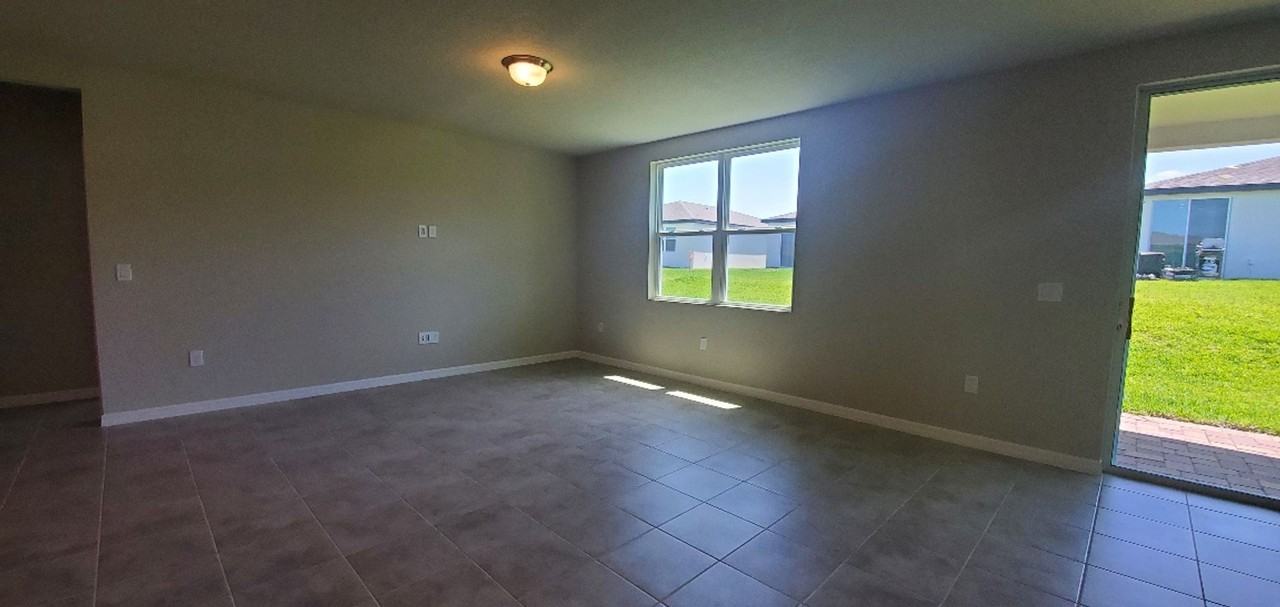 877 Cambridge Dr - Photo 3 of 24