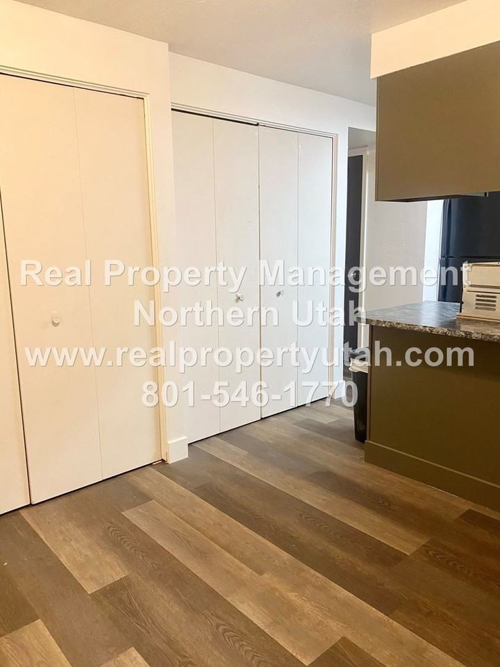 111 Center St Apt 5c - Photo 6 of 18