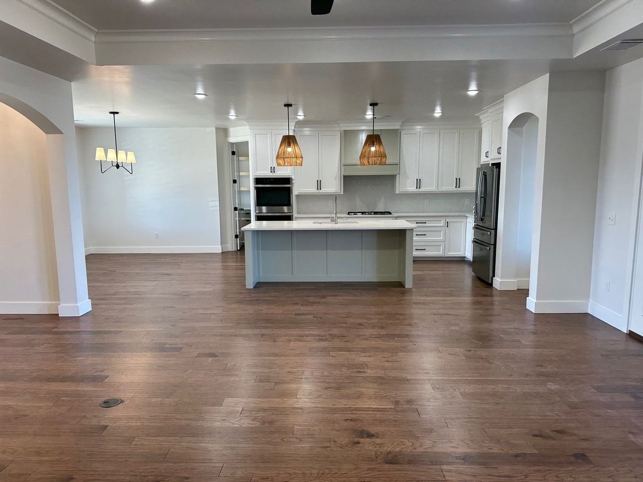6605 Tatum Cir - Photo 3 of 33