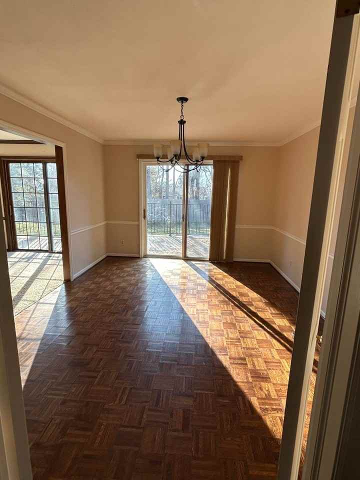 2730 Gregory Dr S - Photo 5 of 21