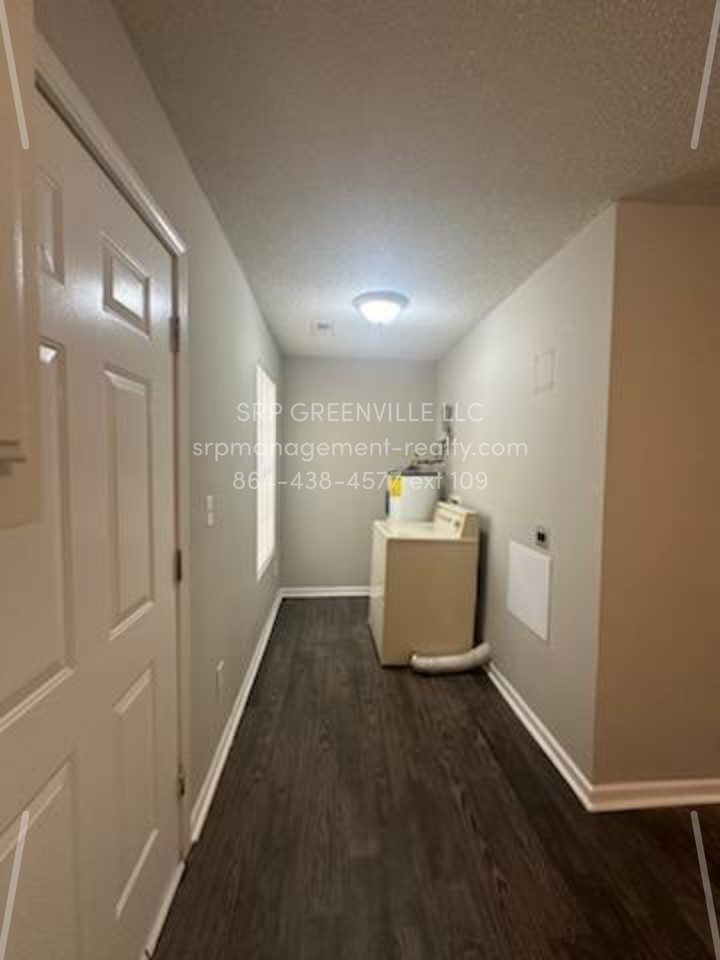 Sunnyside Triplex - Photo 2 of 8