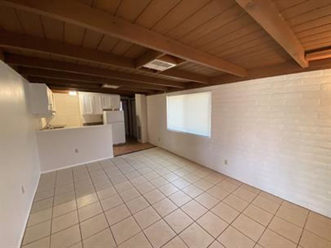 3248 E Edison St #5 - Photo 2 of 5