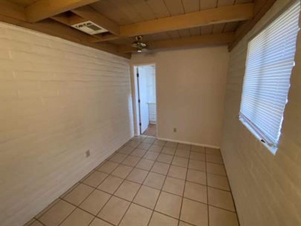 3248 E Edison St #5 - Photo 4 of 5