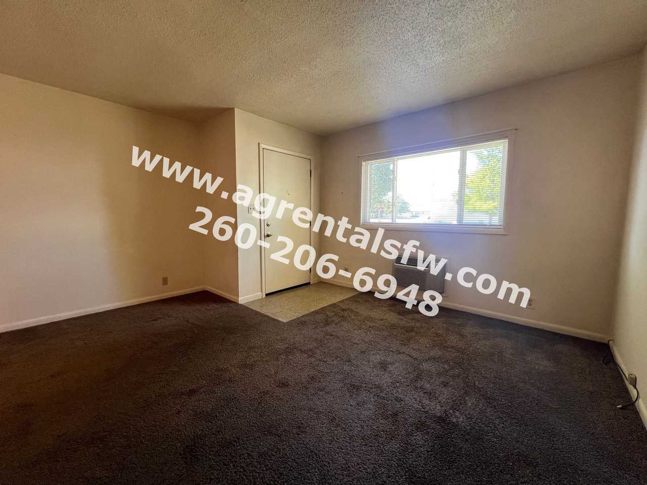 1002 Lewis St - Photo 2 of 11