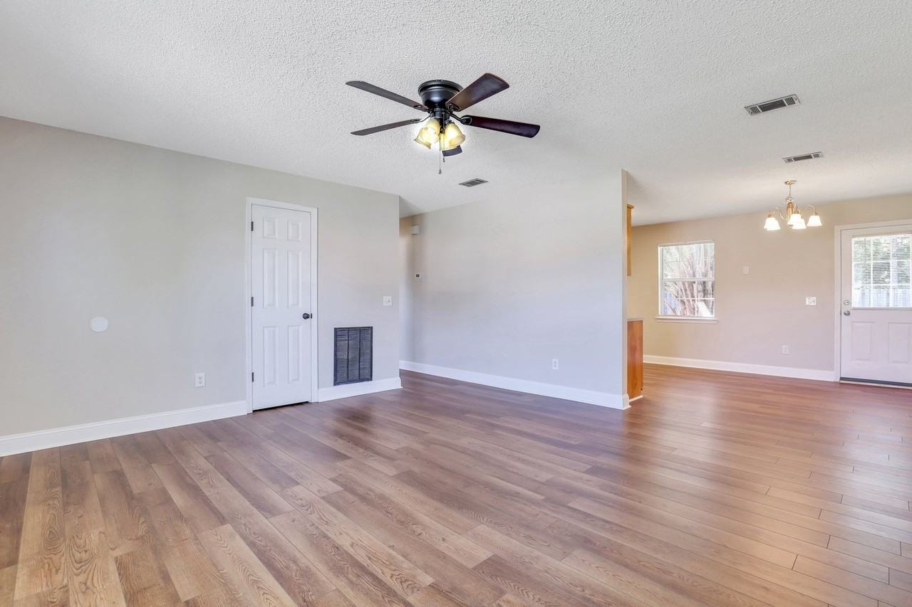 761 Jeanette Cir - Photo 3 of 33