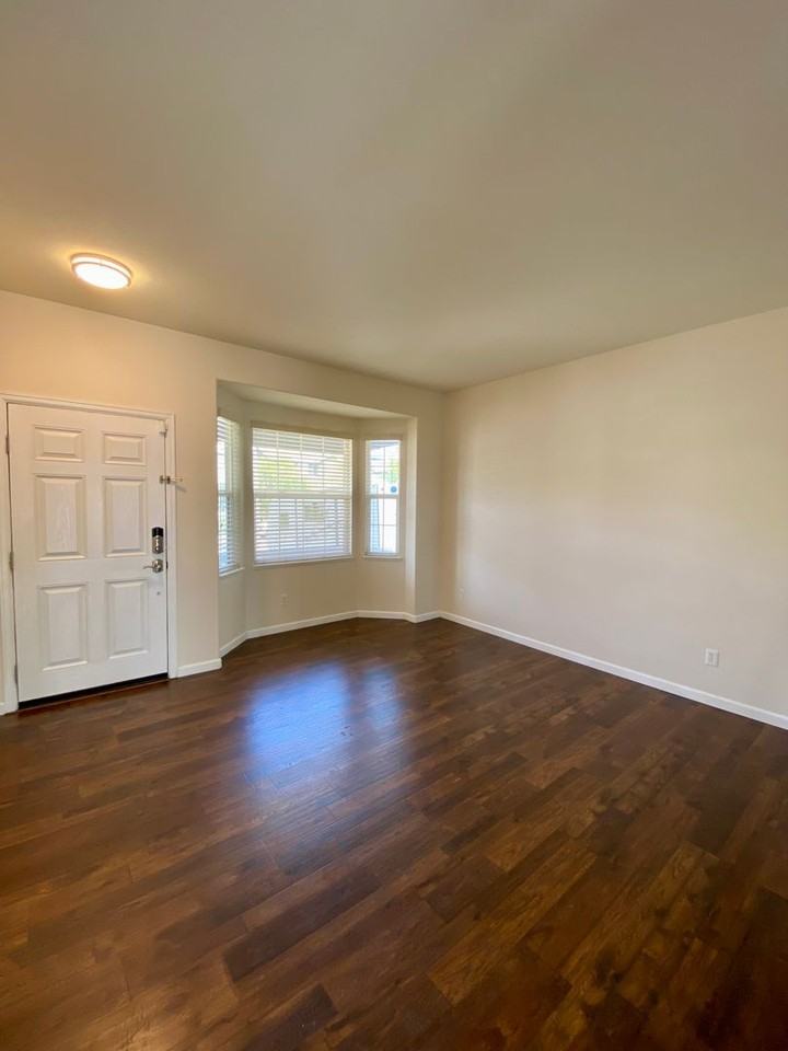 7605 Dobbs Dr - Photo 2 of 22
