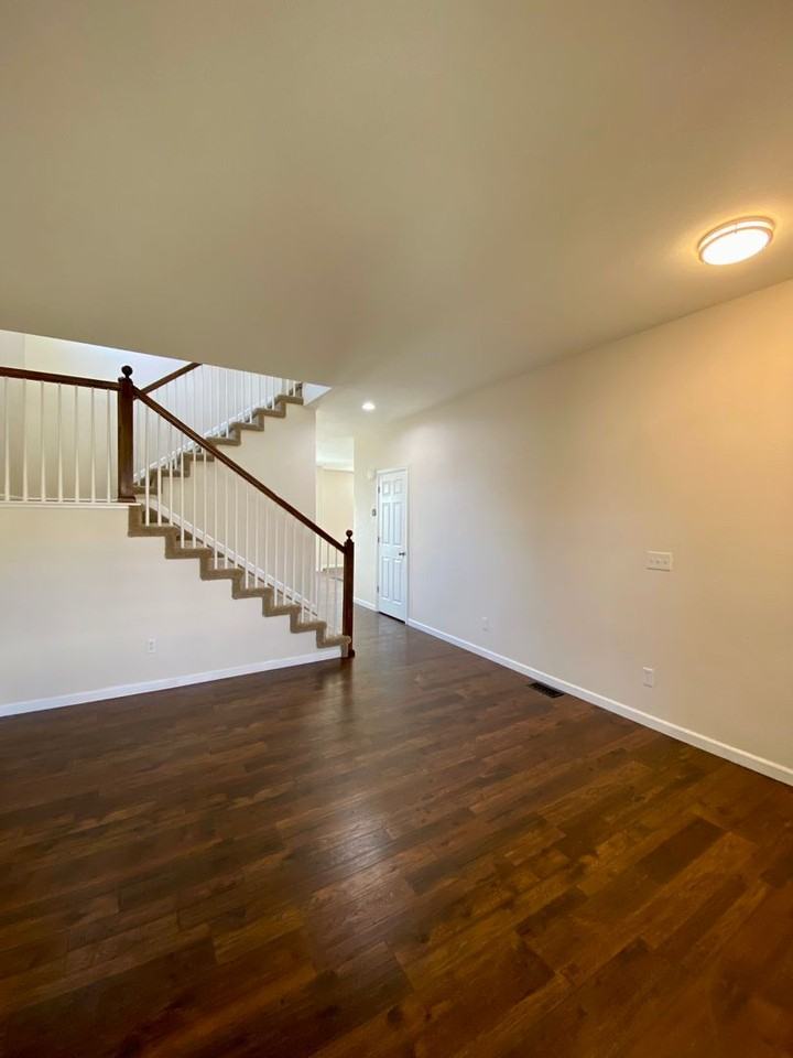 7605 Dobbs Dr - Photo 3 of 22