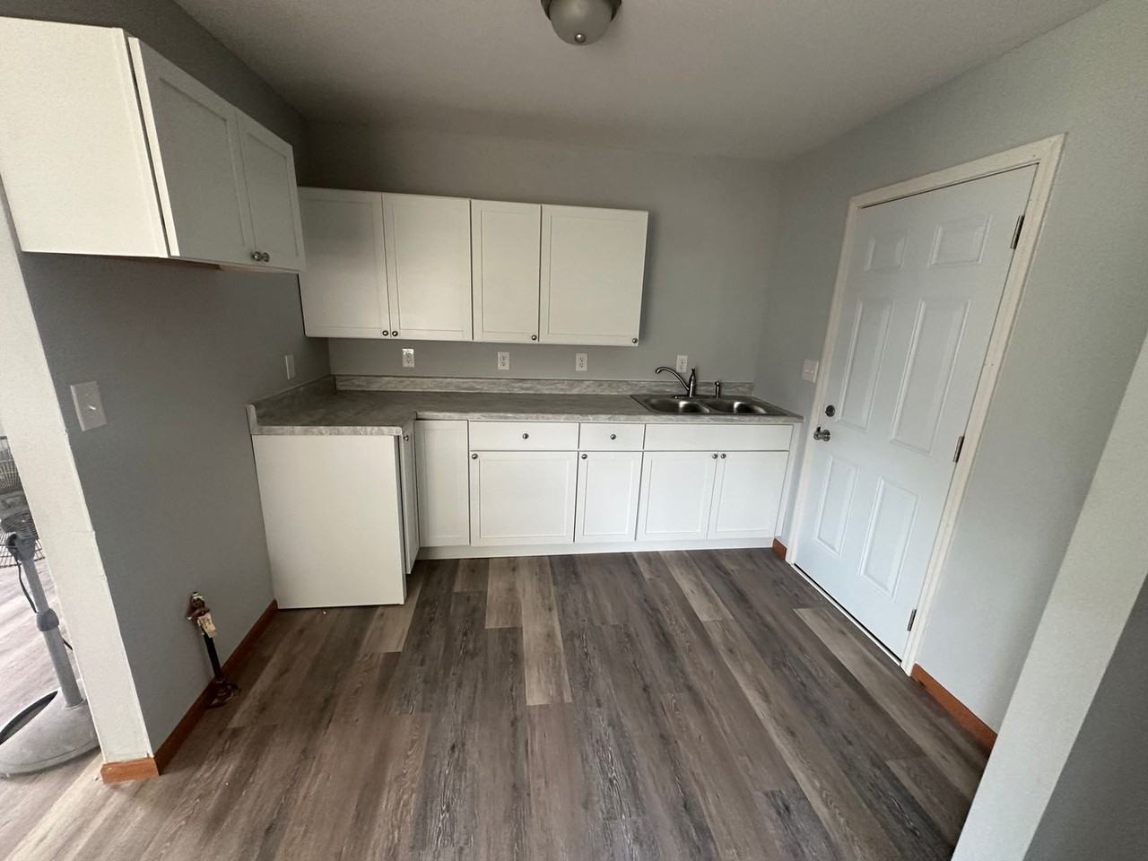 313 E Stanford Ave - Photo 2 of 6