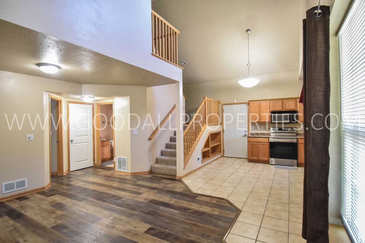 4307 154th St - Photo 2 of 27