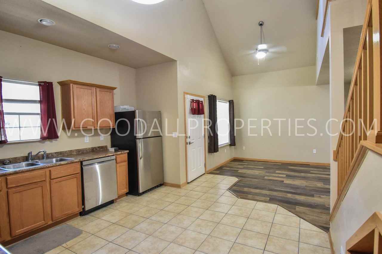 4307 154th St - Photo 4 of 27