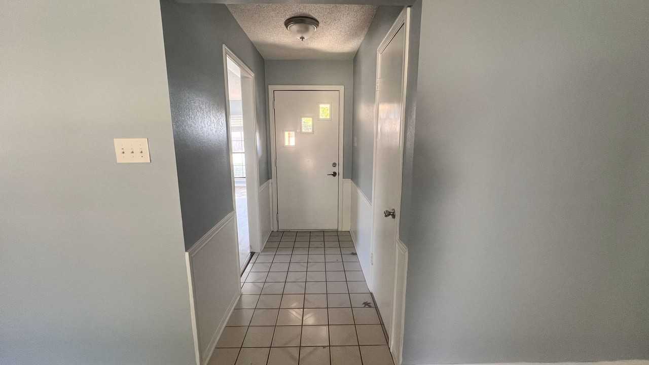 1803 Anna Lee Dr - Photo 3 of 24