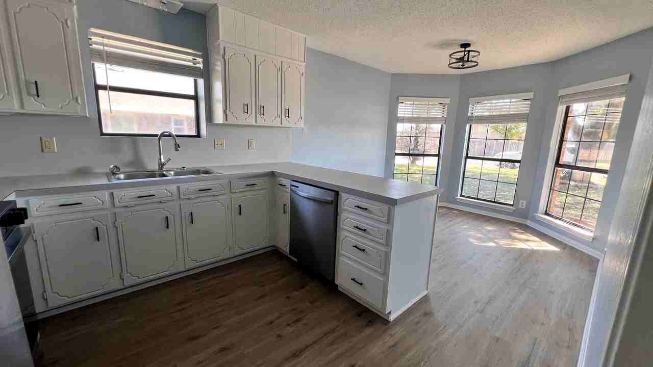 1803 Anna Lee Dr - Photo 4 of 24
